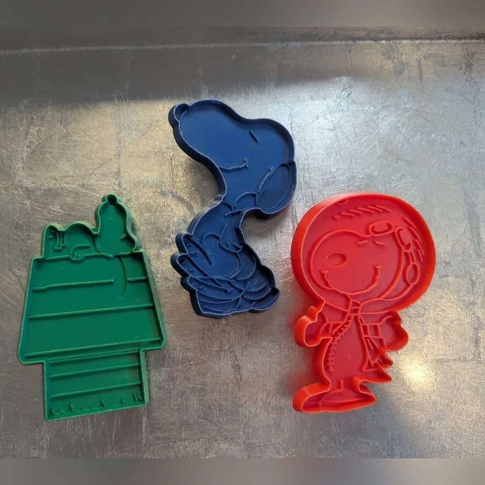 Snoopy and Friends Cookie Cutter Set - Green, Blue, Red Vintage